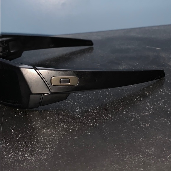 OAKLEY BLACK SUNGLASSES - Picture 3 of 7